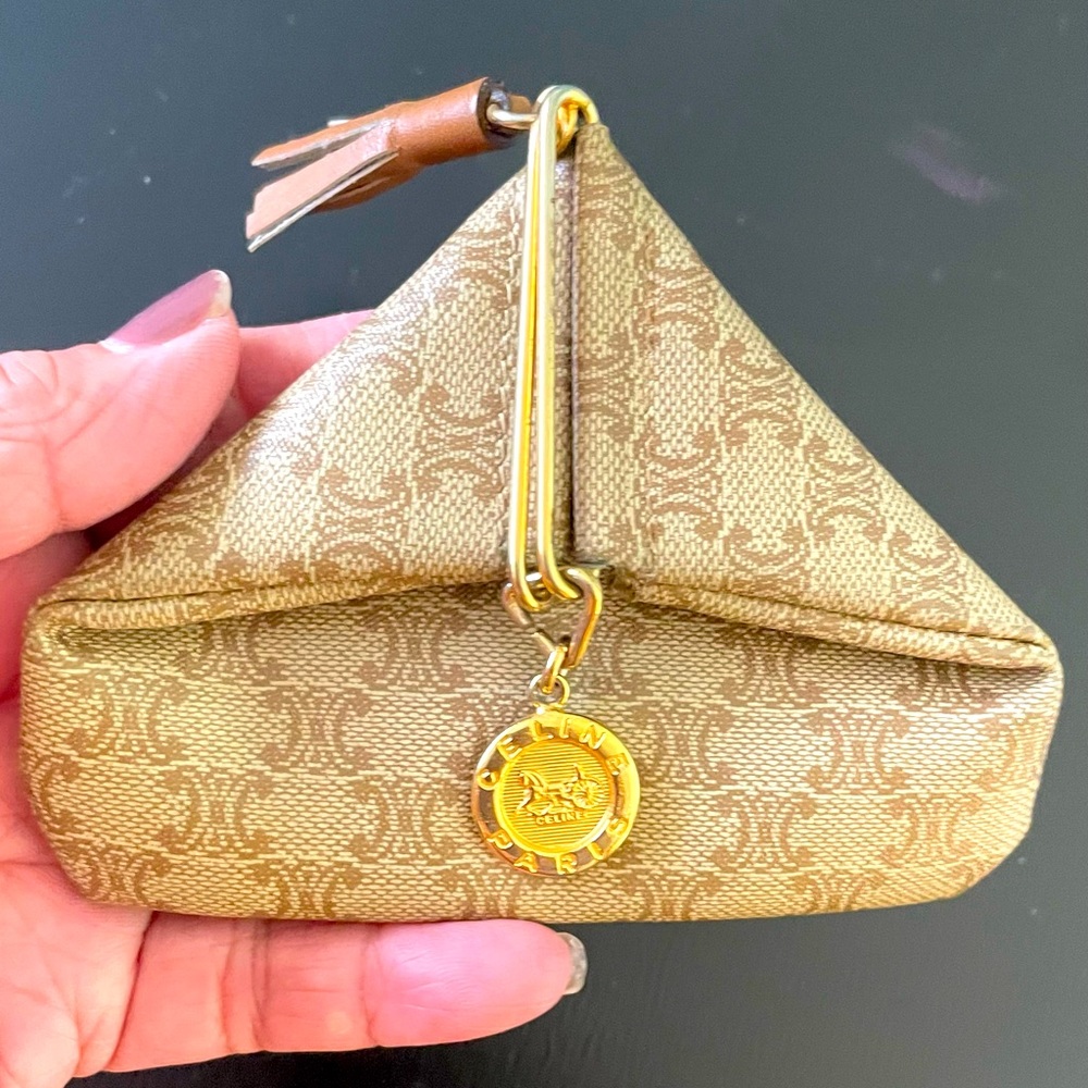 Preloved triangle Celine coin purse